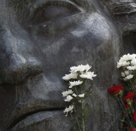 ΑΝΑΡΤΟΥΜΕ ΤΗΝ ΟΜΙΛΙΑ ΤΗΣ ΠΡΥΤΑΝΕΩΣ ΠΟΥ ΕΚΦΩΝΗΘΗΚΕ ΣΤΗΝ ΤΕΛΕΤΗ ΓΙΑ ΤΗΝ 52Η ΕΠΕΤΕΙΟ ΤΟΥ ΠΟΛΥΤΕΧΝΕΙΟΥ, ΤΙΜΩΝΤΑΣ ΤΗ ΜΝΗΜΗ ΚΑΙ ΤΑ ΔΙΑΧΡΟΝΙΚΑ ΜΗΝΥΜΑΤΑ ΤΗΣ ΕΞΕΓΕΡΣΗΣ.